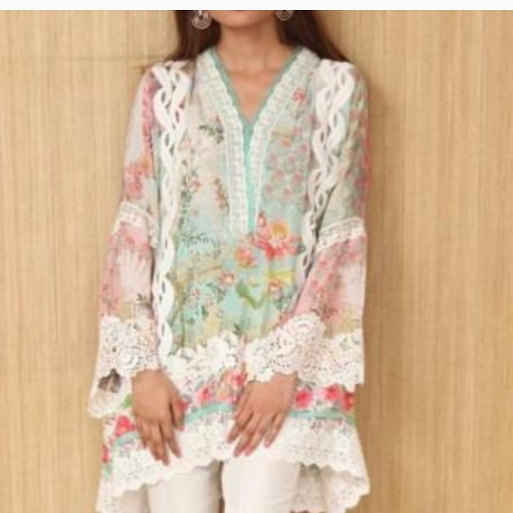 Mina Hassan kurti